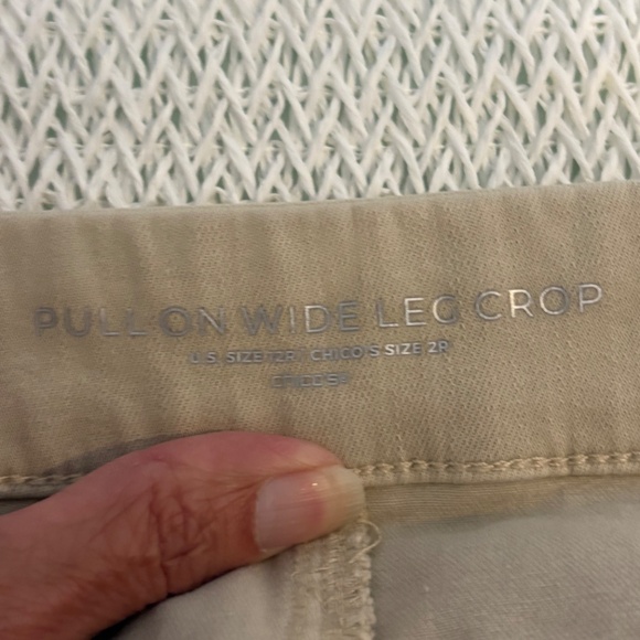 Chico's Wide leg pull on cream color with metal button jeans size 12 - Picture 4 of 5